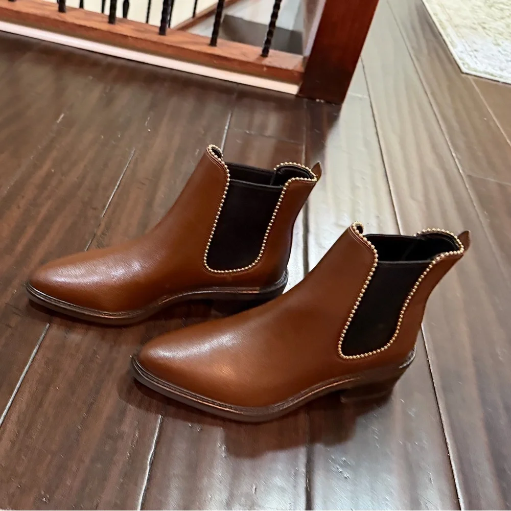 Coach Bowery leather Chelsea boots featuring a beaded chain 7.5 NEW w/o box - Picture 6 of 11